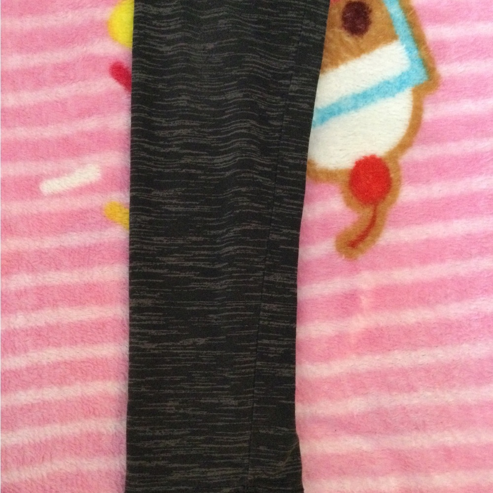 Girls basic H&M leggings. Size 6-7 - Picture 8 of 13